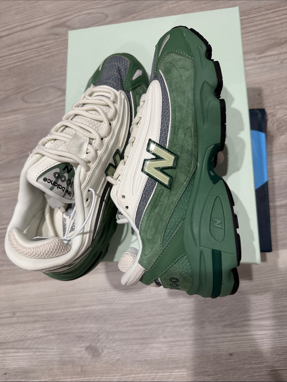 New Balance mint green and white 1000-style sneaker - Picture 3 of 5